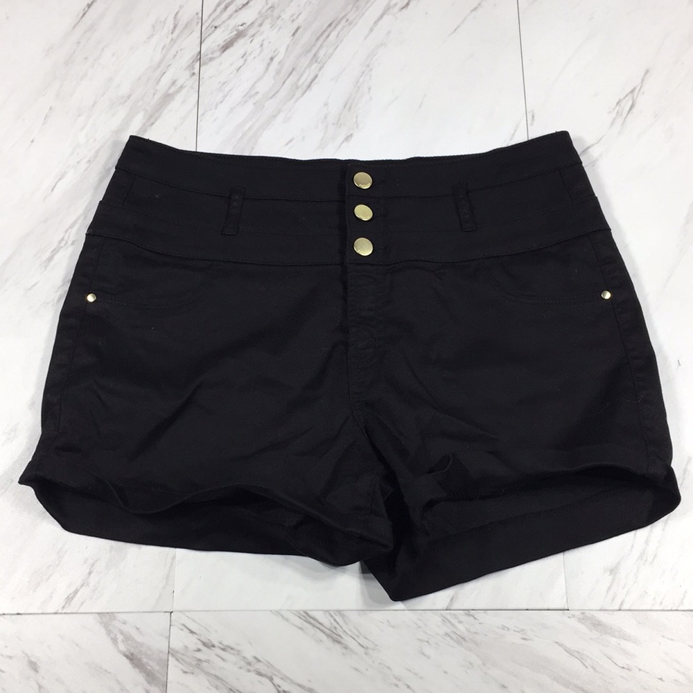 ⭐️ 12 REFUGE BLACK HIGH WAIST SHORTS